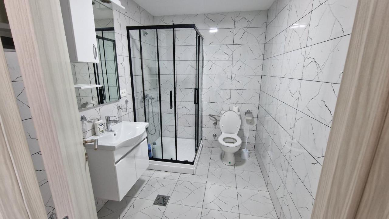 Apartamento Apartman Tolosi 2 Podgorica Exterior foto