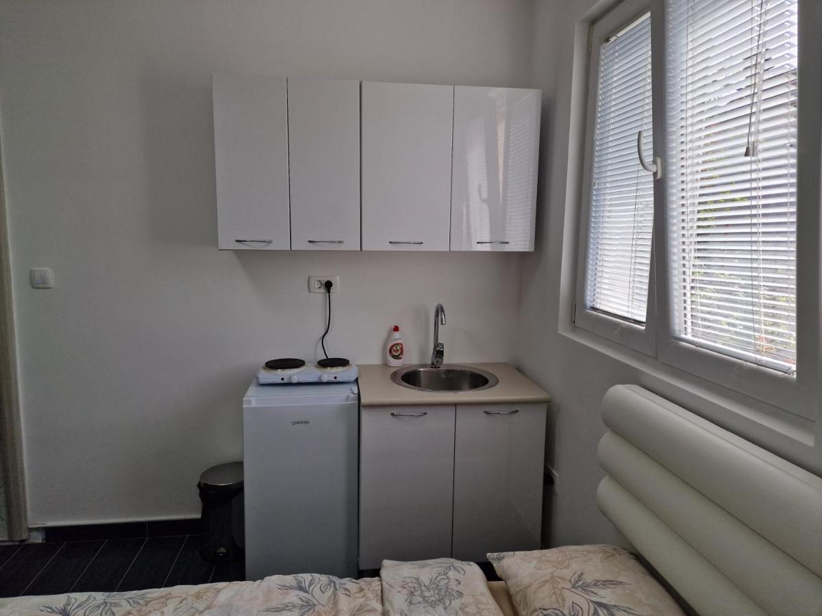 Apartamento Apartman Tolosi 2 Podgorica Exterior foto